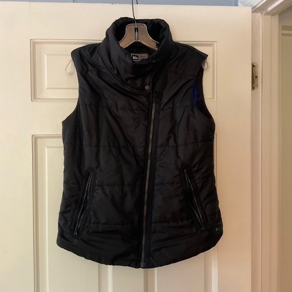 REI Insulated Puffer Vest Black Zip Front Women’s Size S Outdoor Hiking Camping - Picture 1 of 8